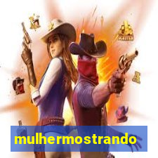 mulhermostrandoopeito